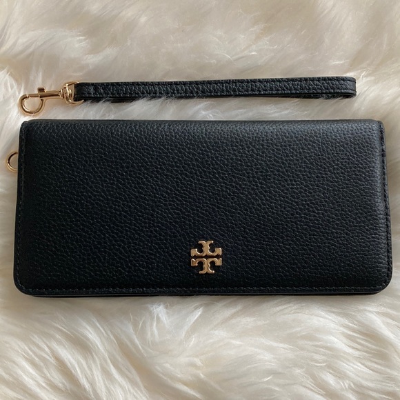 Tory Burch Handbags - Tory Burch Carter Slim Wristlet Envelope Wallet